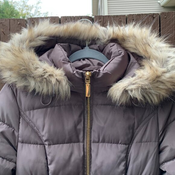 Shelli Siegel LAUNDRY puff 3/4 Windproof coat with hood and cinched waist. - Picture 8 of 9